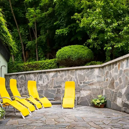 Flora 3* 特伦钦温泉区