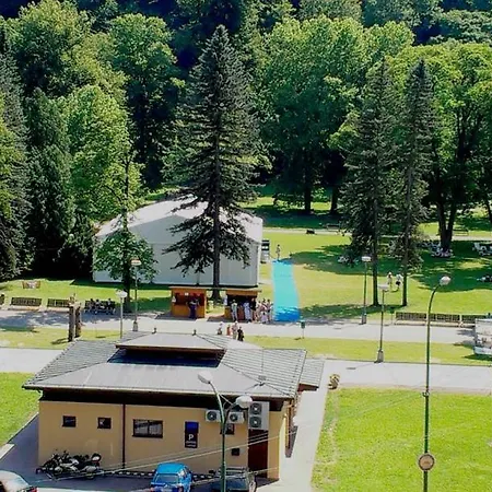 酒店 Flora 特伦钦温泉区