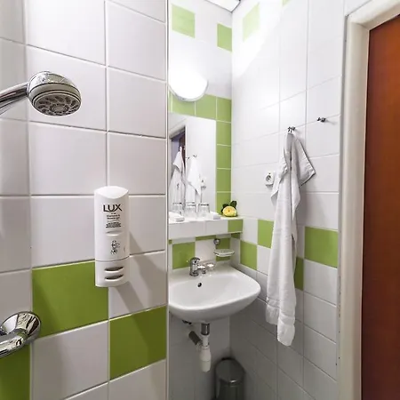 Flora Hotel 3*